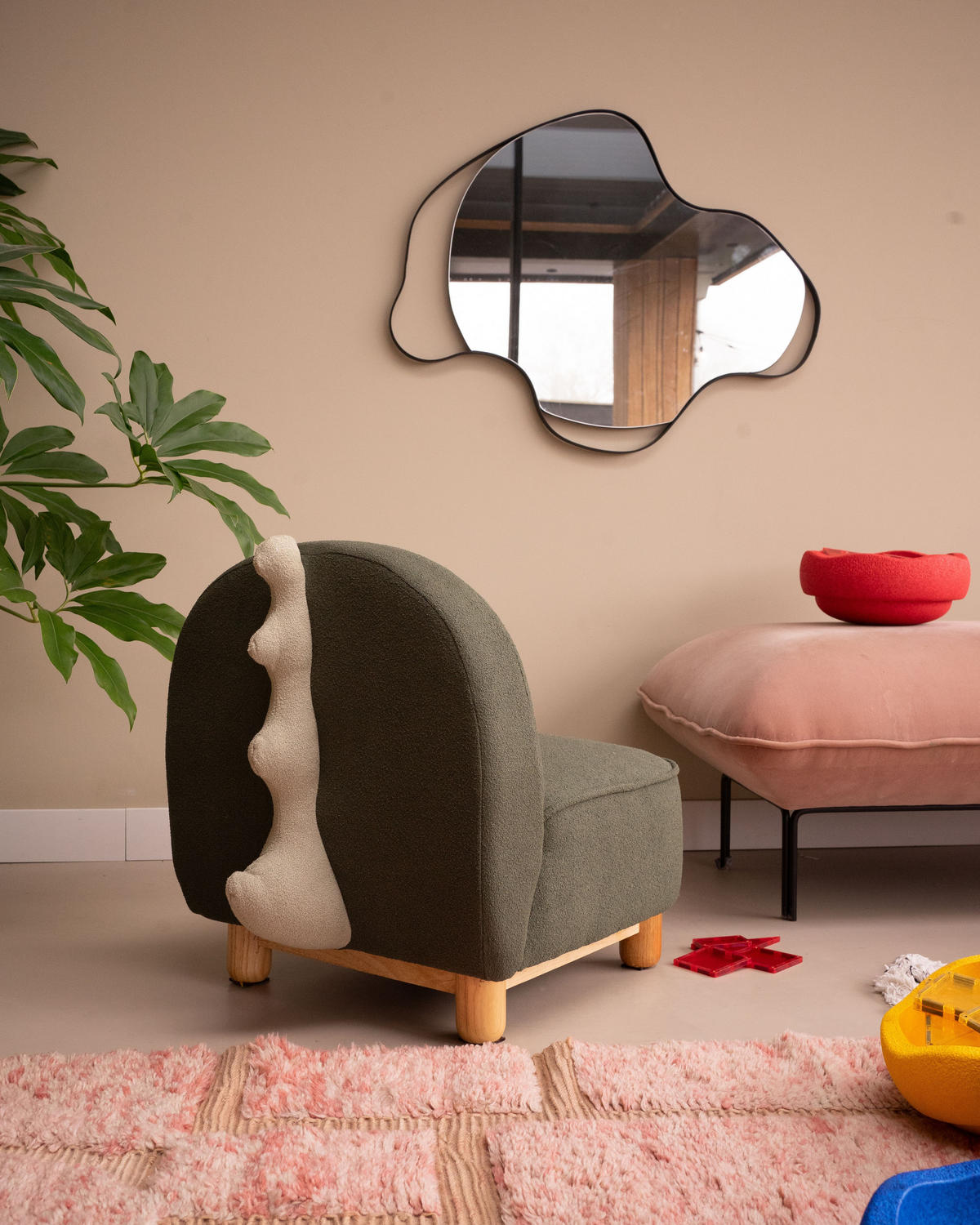 KINDERSESSEL Dinosaurier Stoff Dunkelgrün Faborg - Beige/Braun, Textil (50/56/47cm) - Beliani