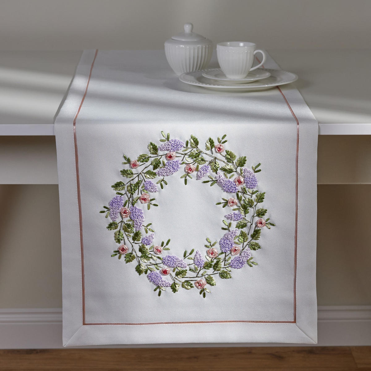 TISCHLÄUFER Fionis - Violett, Textil (180/40/1cm) - home&you