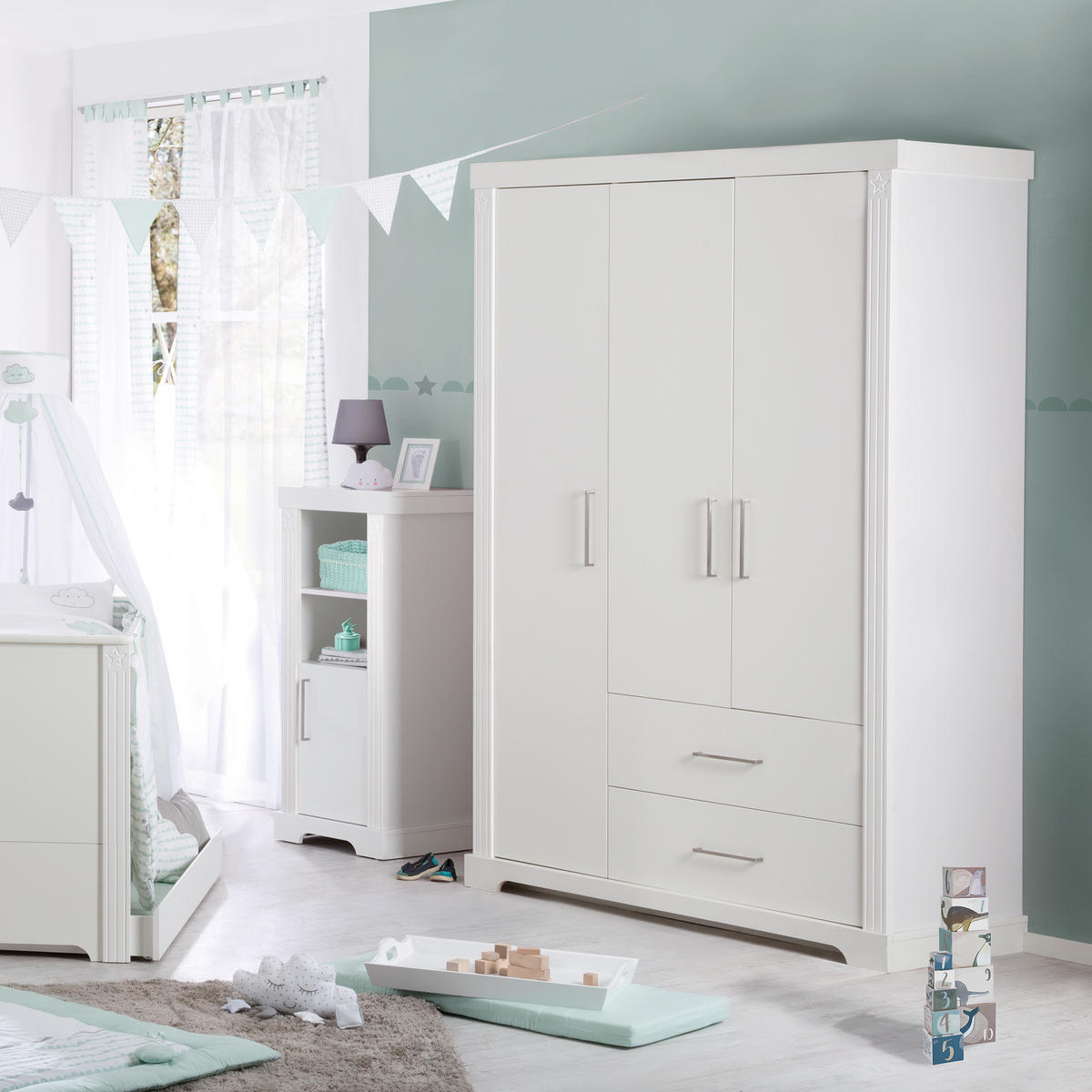 KLEIDERSCHRANK Maxi - Weiß, Holzwerkstoff/Metall (138.5/199/54.5cm) - Roba