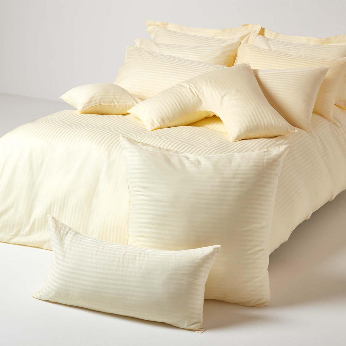 KISSENBEZUG Damast mit Stehsaum, Fadendichte 330 - Creme, Textil (48/74cm) - Homescapes