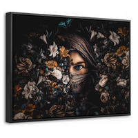 LEINWAND Bilder mit Rahmen - Frau - Luxus - Blumen - Schmetterling - Porträt - 40x30 - Schwarz, Textil (40/30cm) - MuchoWow