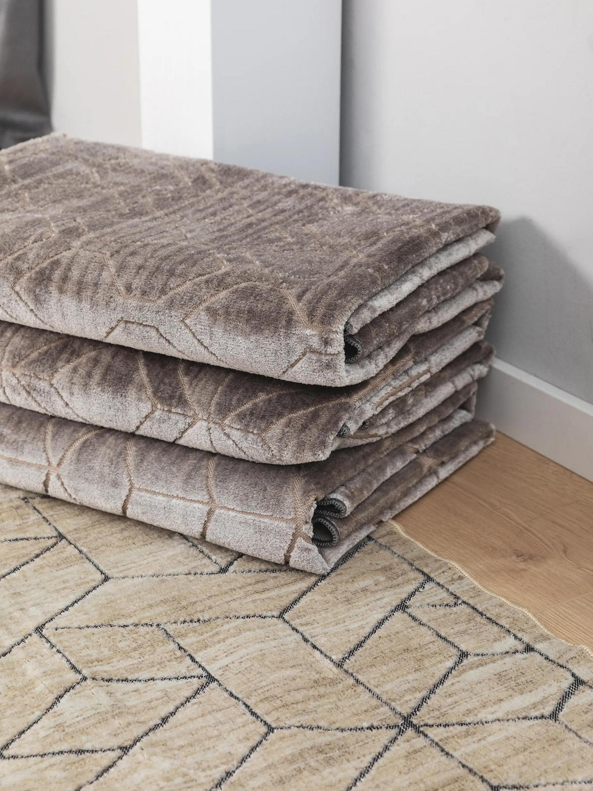 TEPPICH Daisy Grau 66x110 cm - Grau, Textil (66/110cm) - benuta