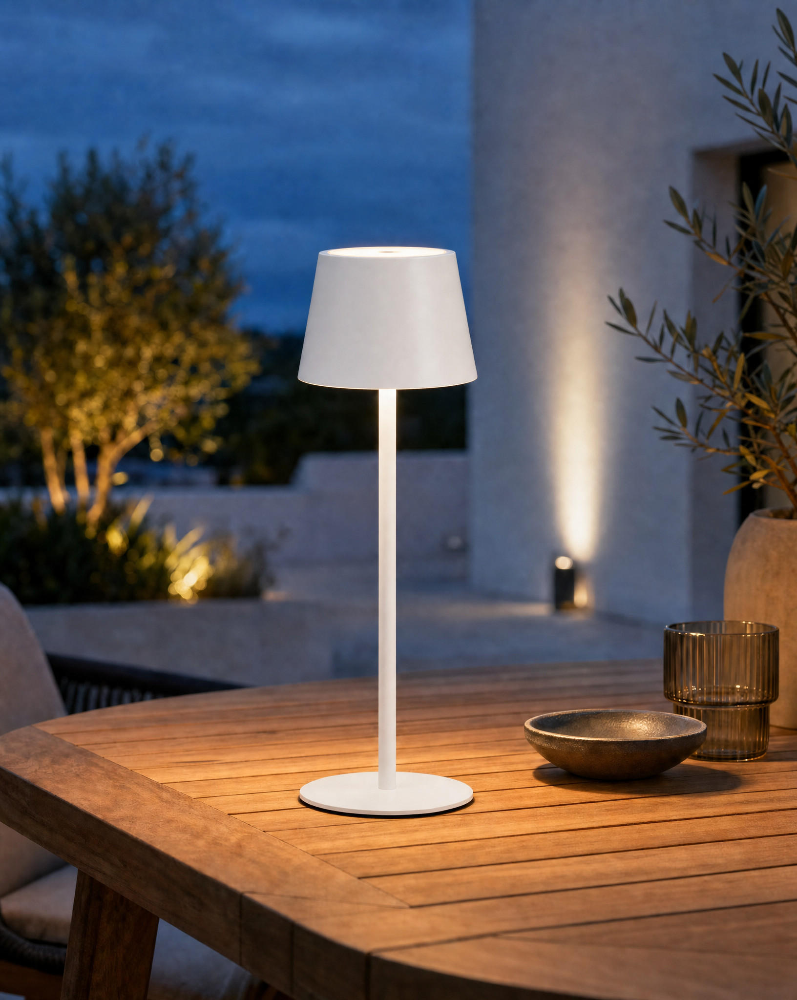 Northpoint Led-Tischlampe Weiß 11x45x11 cm