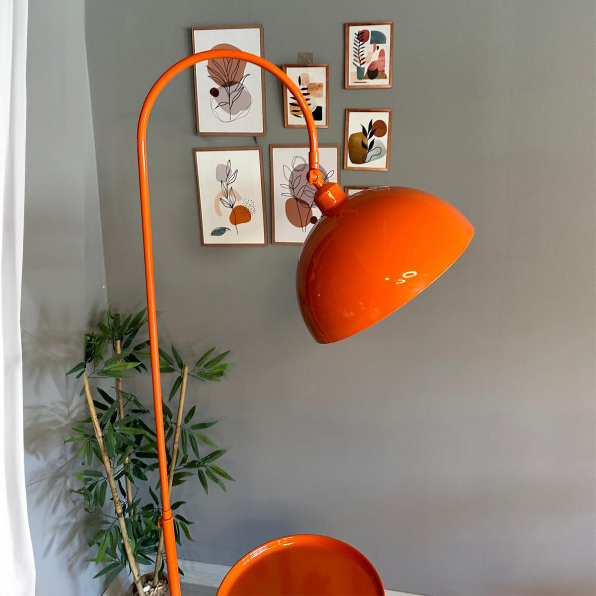 STEHLAMPE Gorkiede aus Metall mit E27, verstellbarer Lampenschirm - Orange, Metall (37/37/170cm) - Bamyum