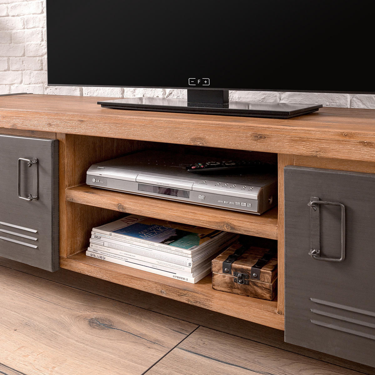 TV-LOWBOARD - 2 Fächer mittig, Akazie massiv / Metall - Akaziefarben, Holzwerkstoff (180/50/45cm) - home24