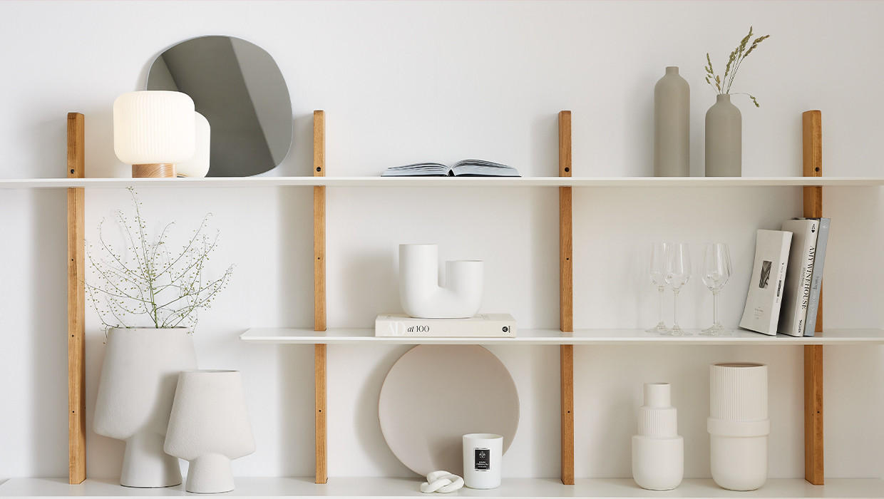 Nástěnné police ve scandi stylu