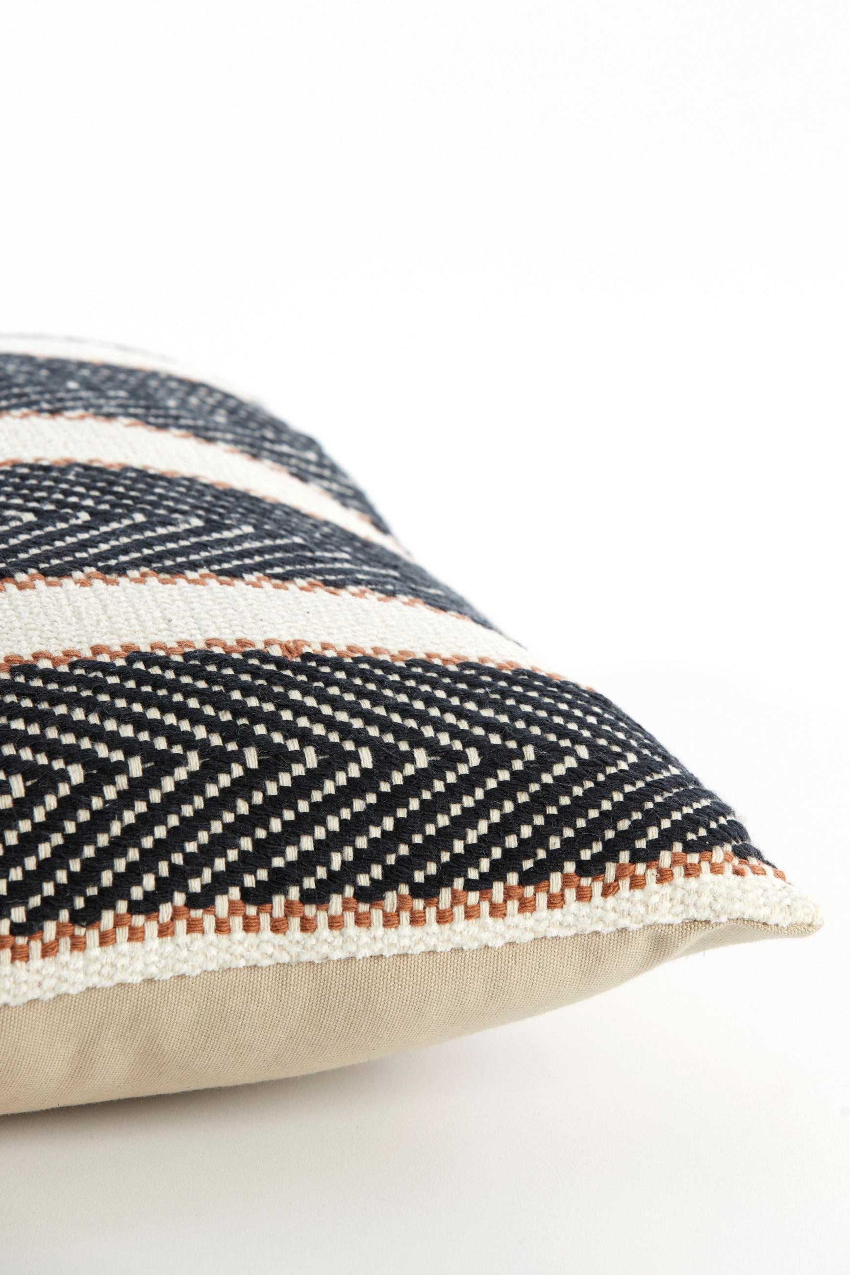 DEKOKISSEN Loura Weiß 45/45/10 cm - Weiß, Textil (45/45cm) - Light & Living