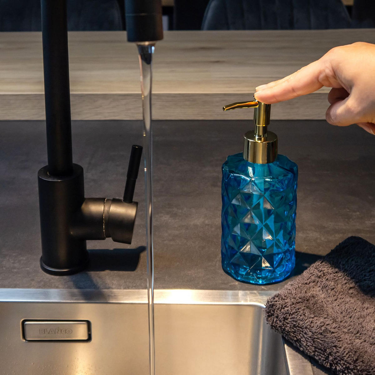 SEIFENSPENDER 310ml - Blau, Glas (7.2/18.2/8.2cm) - Intirilife