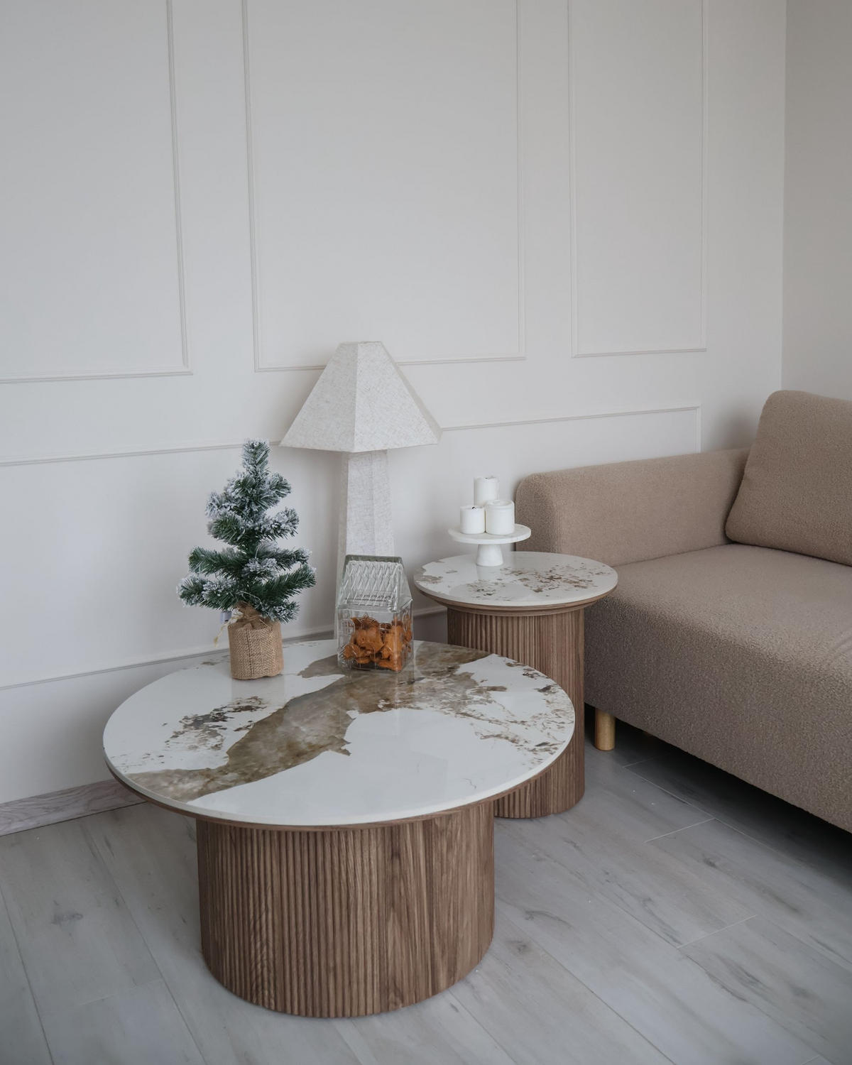 KONFERENČNÍ STOLEK Hnědý Dora - bílá/hnědá, keramika (80/80/40cm) - Beliani