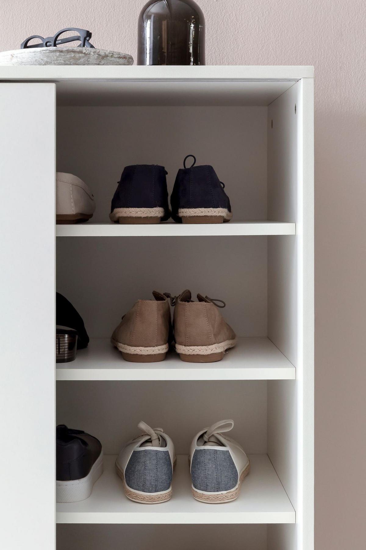 SCHUHSCHRANK Holz für 20 Paar Schuhe mit Schiebetüren, Weiß 100x38x108 cm - Silberfarben/Weiß, Holz/Kunststoff (100/108/38cm) - KADIMA DESIGN