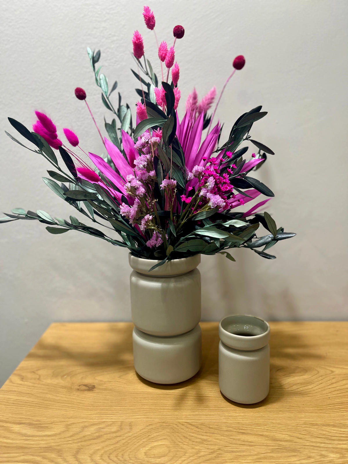 OLIVE Garden - Mediterraner Trockenblumenstrauß in grün pink - pink / 50 cm - Rosa, Naturmaterialien (50cm) - Lykke & You
