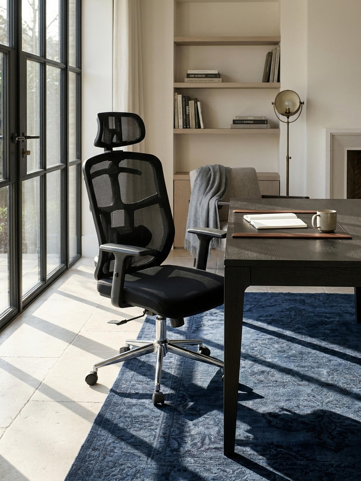 BÜRODREHSTUHL Schwarz Mesh mit Synchronmechanik, 3D-Armlehnen und Aluminiumfuß ALTAI - Silberfarben/Schwarz, Kunststoff/Textil (68/130/68cm) - KADIMA DESIGN