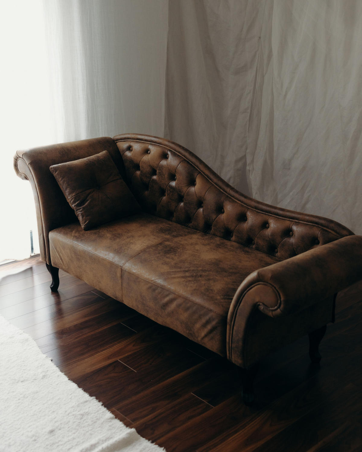 ČALOUNĚNÉ LEHÁTKO CHAISE LONGUE Umělá kůže světle hnědé levostranné Lattes - hnědá, textil/plast (188/87/59cm) - Beliani