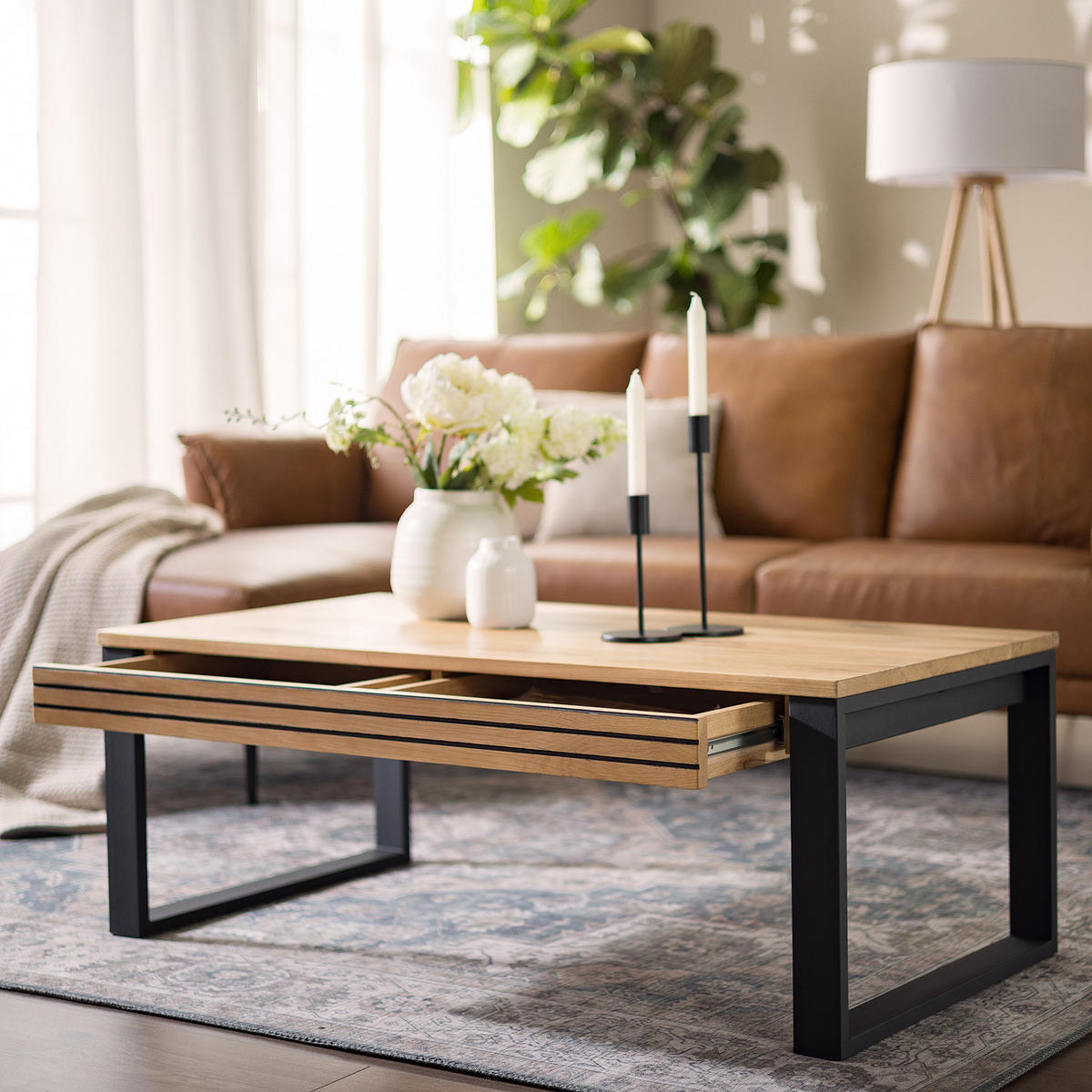 MASSIVER COUCHTISCH - Massivholz Eiche / Metall - Eichefarben, Holz/Metall (60/115/42cm) - home24