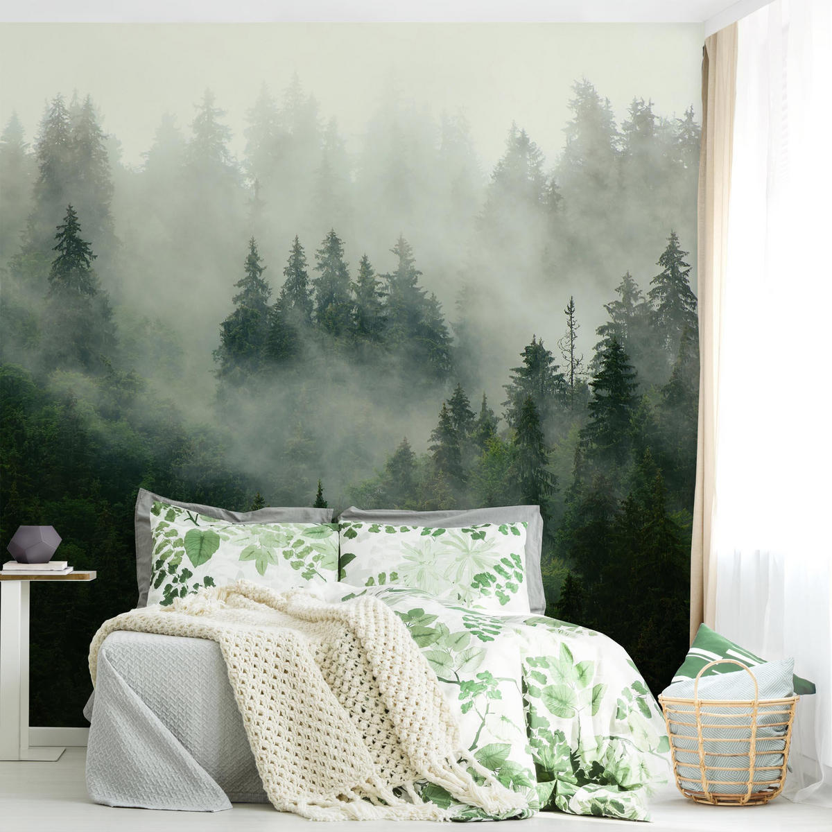 FOTOTAPETE Tiefgrüner Tannenwald im Nebel 240/240 cm - Grün, Papier (240/240cm) - Bilderwelten
