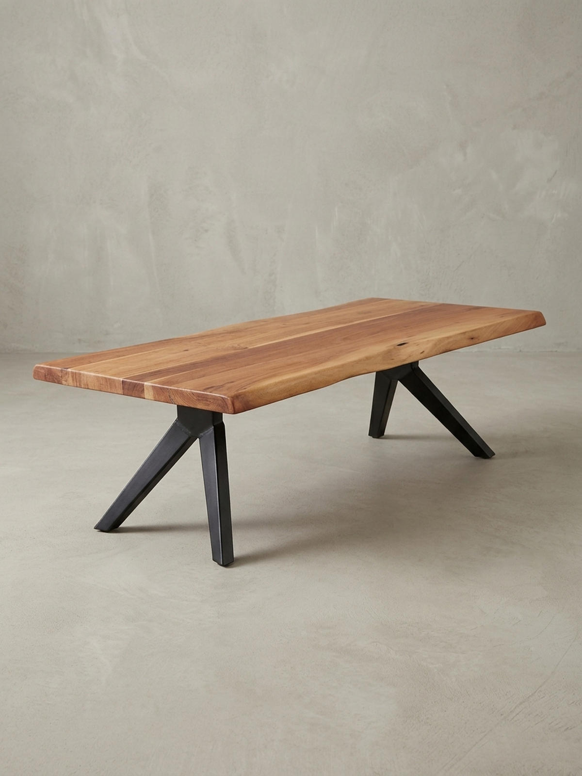 COUCHTISCH in Natur, Massivholz Akazie, Baumkante, pulverbeschichteter Edelstahl, Unikat - Beige/Schwarz, Holz/Metall (64/115/37cm) - KADIMA DESIGN