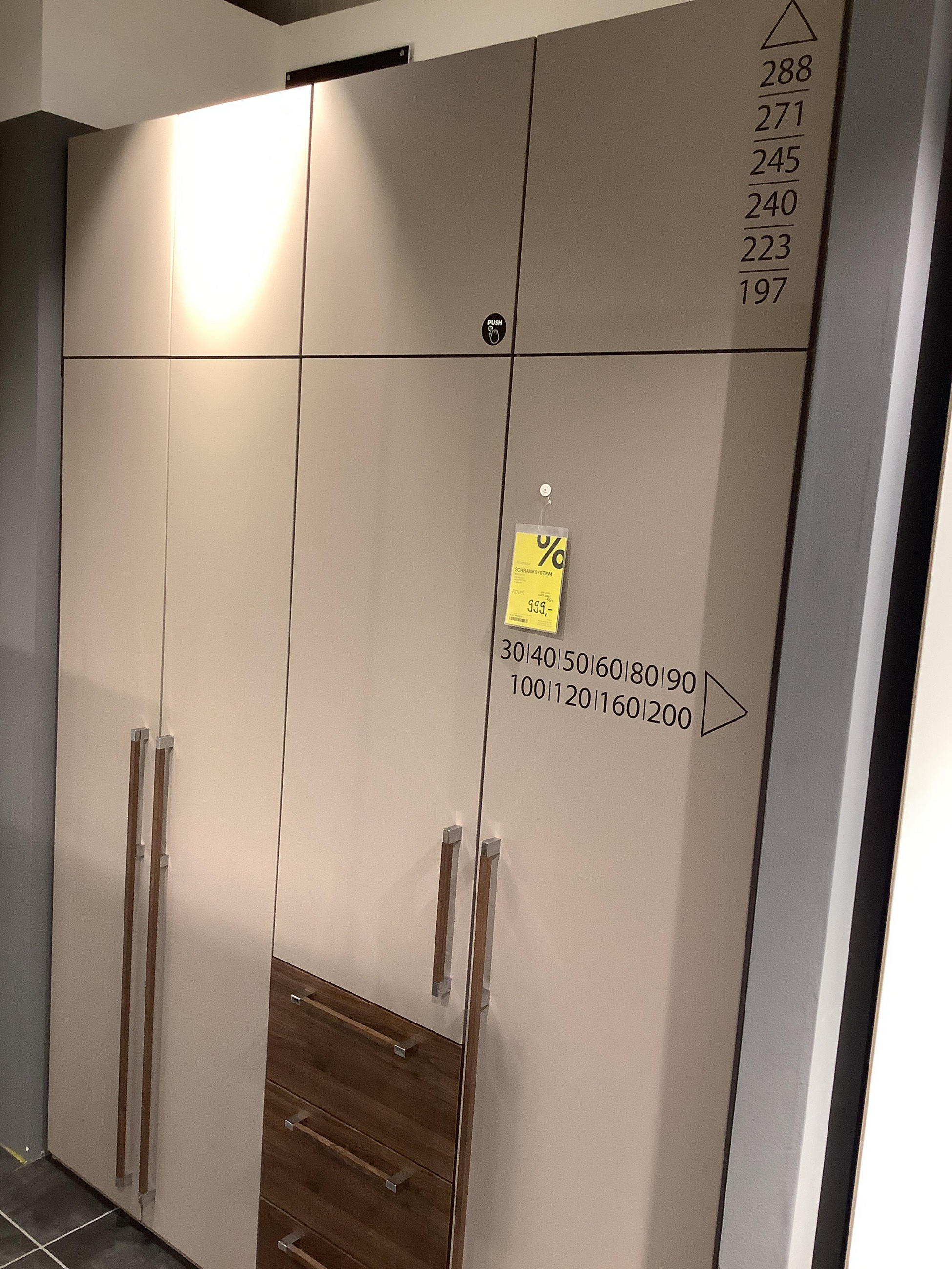 Schranksystem - Novel