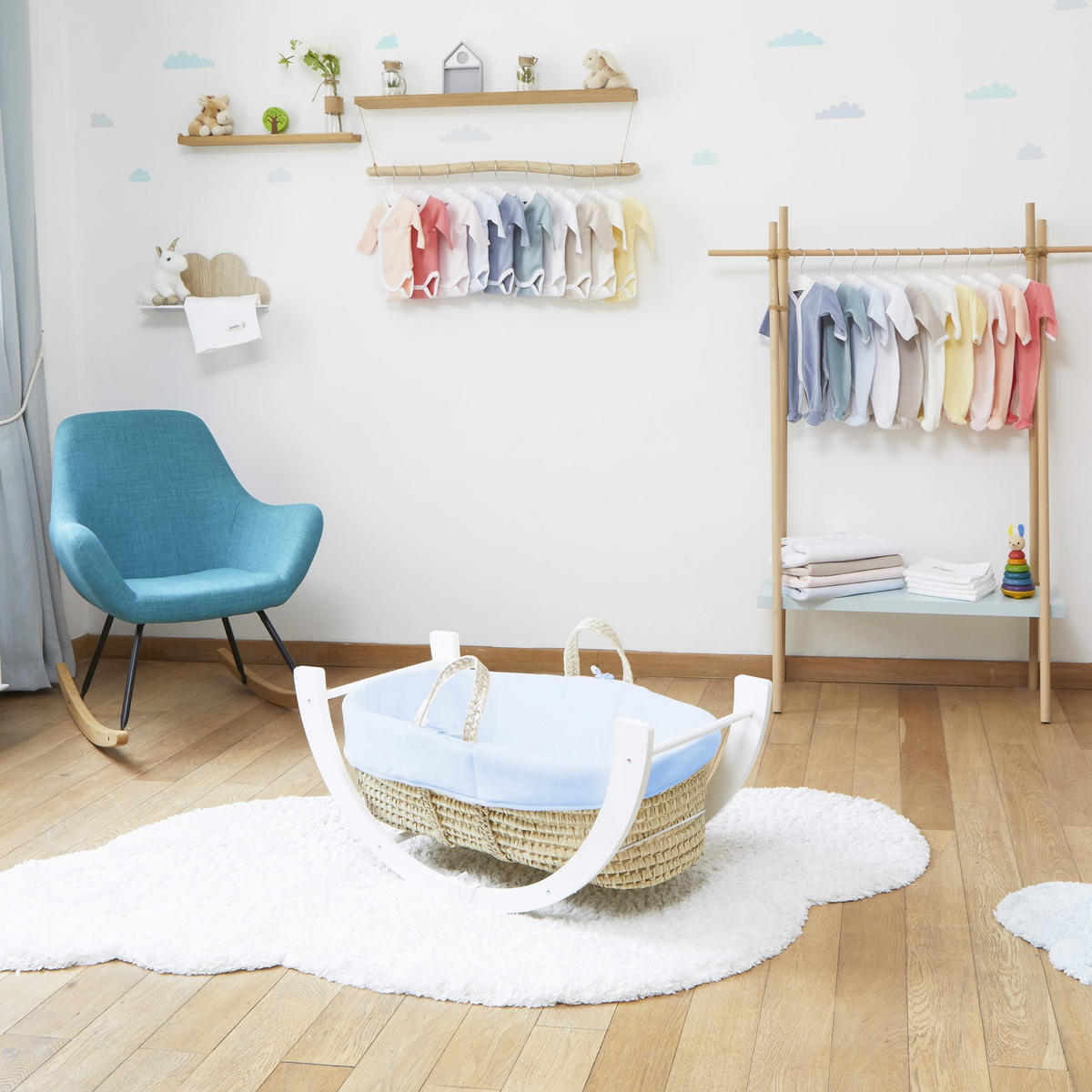 BABYTRAGEKORB mit umdrehbarem Gestell blau - Blau, Naturmaterialien (29/78cm) - Premiers Moments
