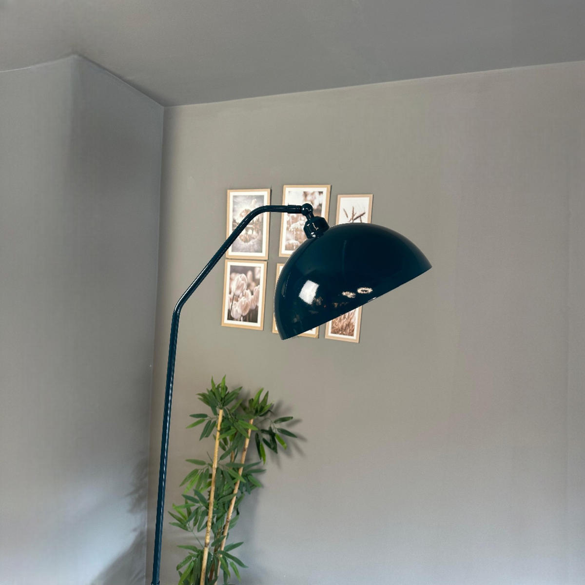 STEHLAMPE Helvik aus Metall mit E27, verstellbarer Lampenschirm - Salbeigrün, Metall (37/37/170cm) - Bamyum