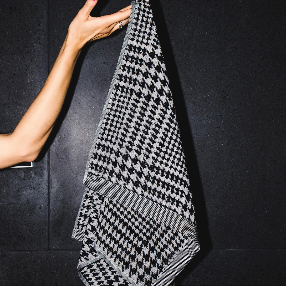 HANDTUCH BROOKLYN - Schwarz/Naturfarben, Textil (50/100cm) - MÖVE