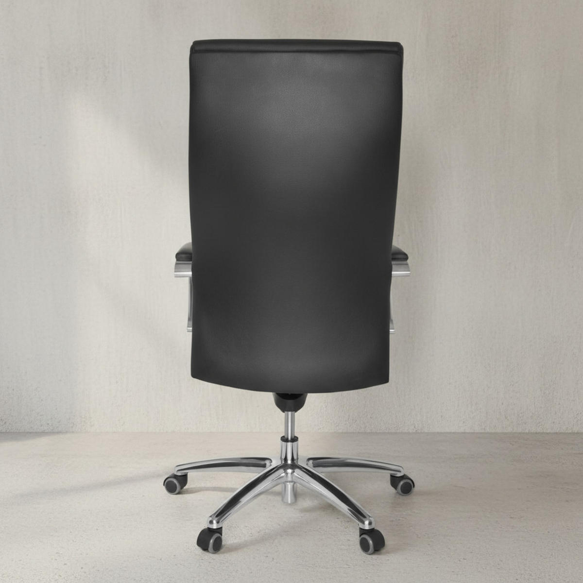 CHEFSESSEL Echtleder mit Soft-Air Polsterung und Aluminiumfußkreuz 5-Punkt-Mechanik KANZAS - Silberfarben/Schwarz, Leder (60/126/55cm) - KADIMA DESIGN