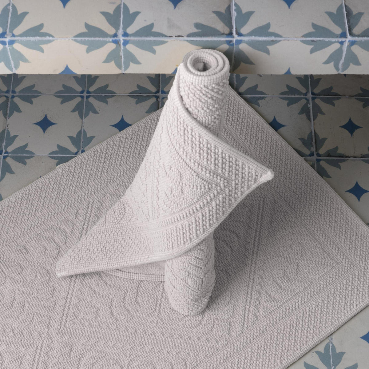 BADEMATTE Enzo kreide 54 x 64 cm - Creme, Textil (54/64cm) - Vivaraise