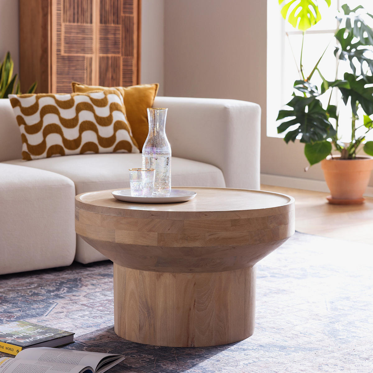 HOME24 Massiver Couchtisch SPUNK - Naturfarben, Holz (70/70/43cm) - home24