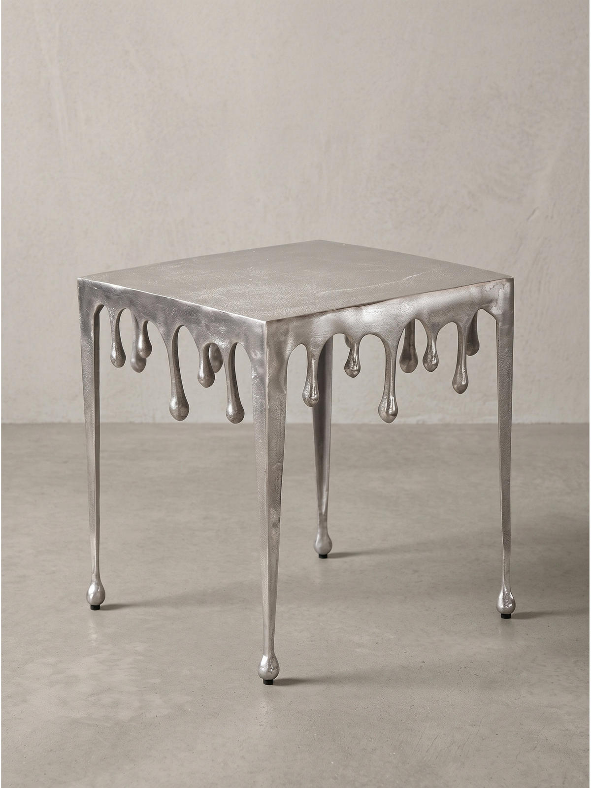 BEISTELLTISCH GARD, Aluminium, handgefertigt, Silber, 45,5 x 45,5 x 51 cm - Silberfarben, Metall (45.5/45.5/51cm) - KADIMA DESIGN