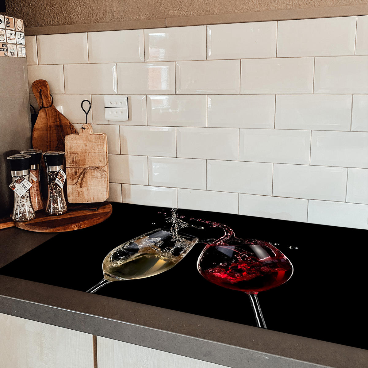 HERDABDECKPLATTE Rotwein - Weißwein - Glas - Schwarz Induktionsschutz 91.6x52.7 cm - Weinrot, Kunststoff (91.6/52.7/0.2cm) - MuchoWow
