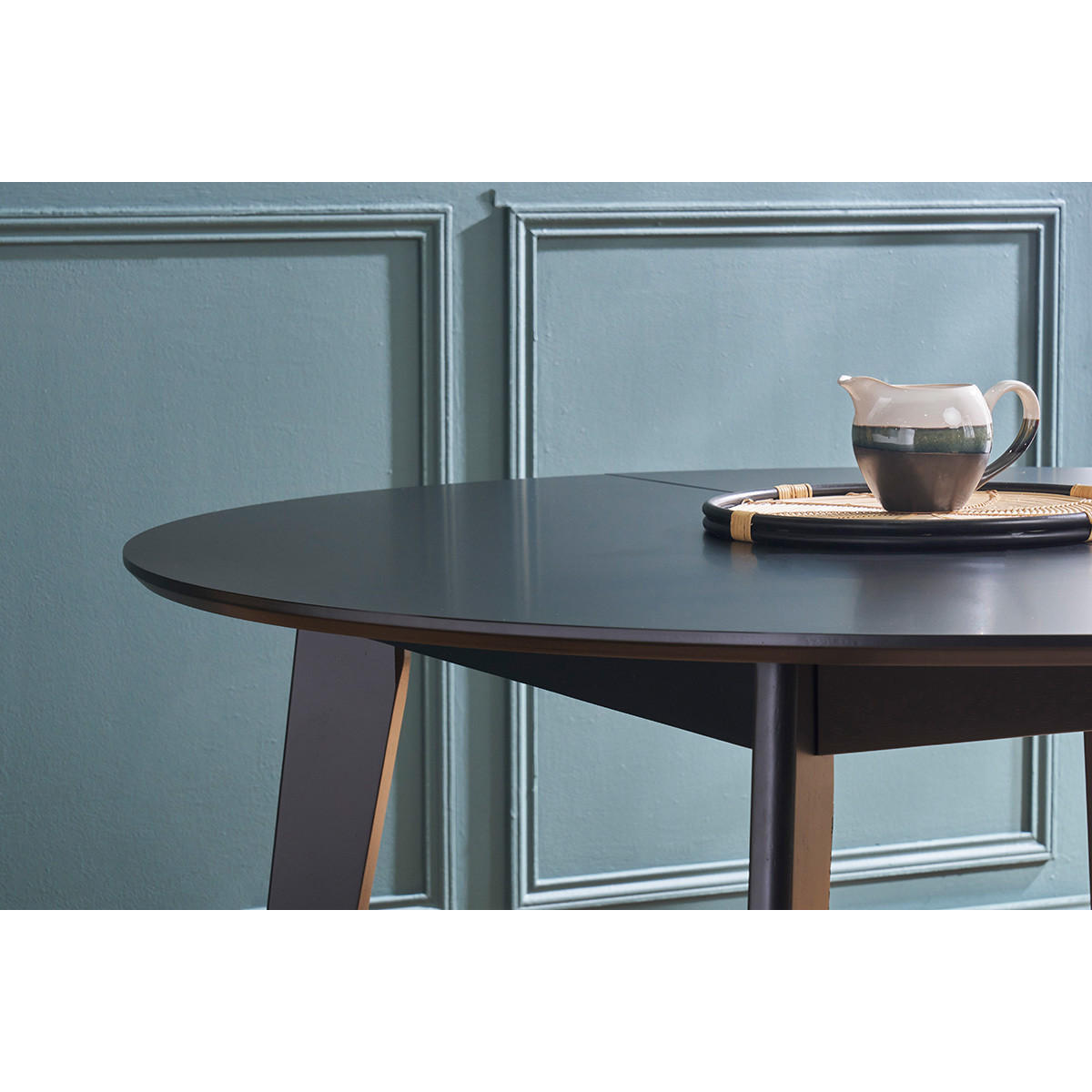 ESSTISCH Design Rund Ausziehbar Schwarz L120-150 LEENA - Schwarz, Holz (150/120/75cm) - Miliboo