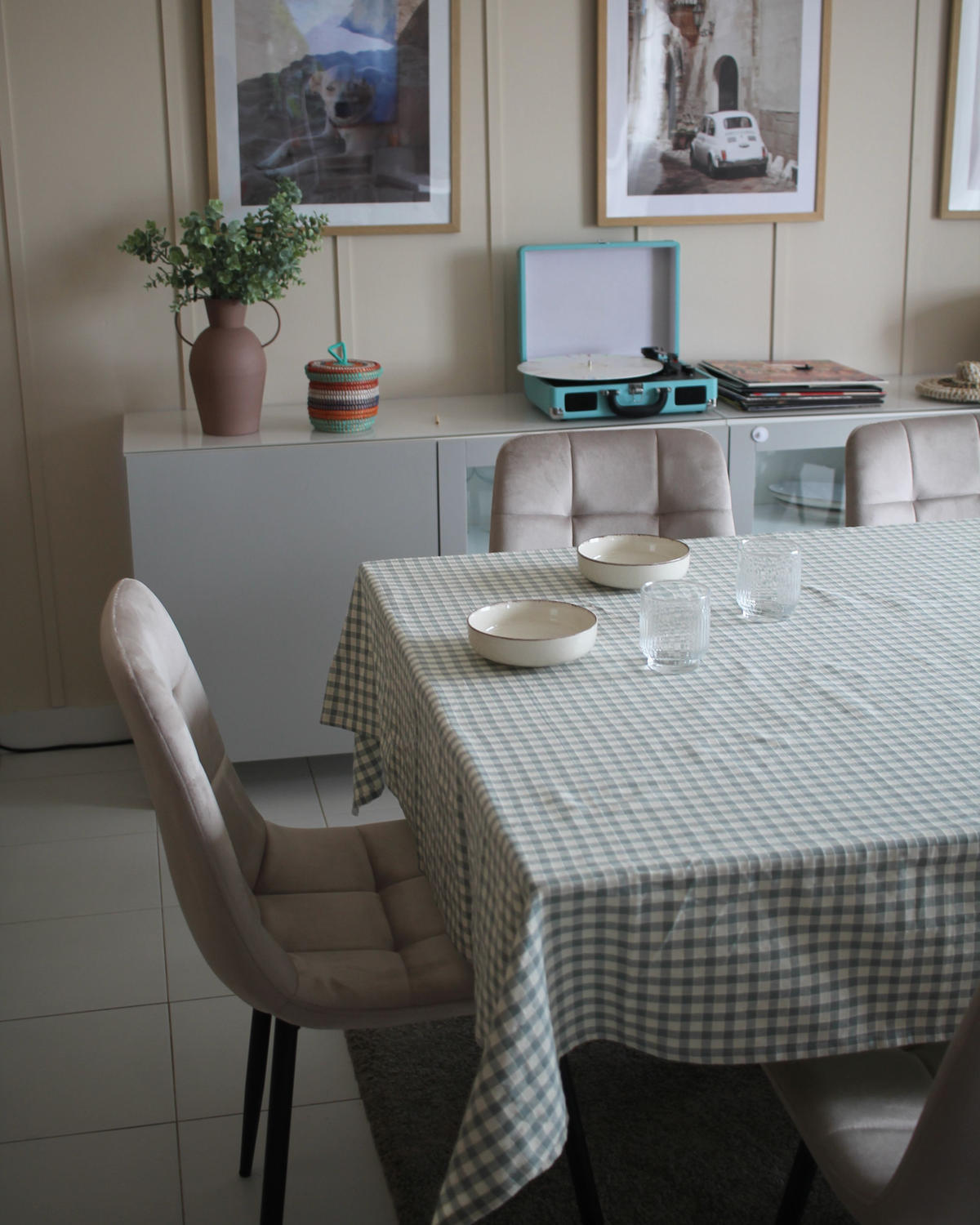 JÍDELNÍ ŽIDLE sada 4 ks Sametová látka Taupe Powell - černá/béžová, textil (40/88/62cm) - Beliani