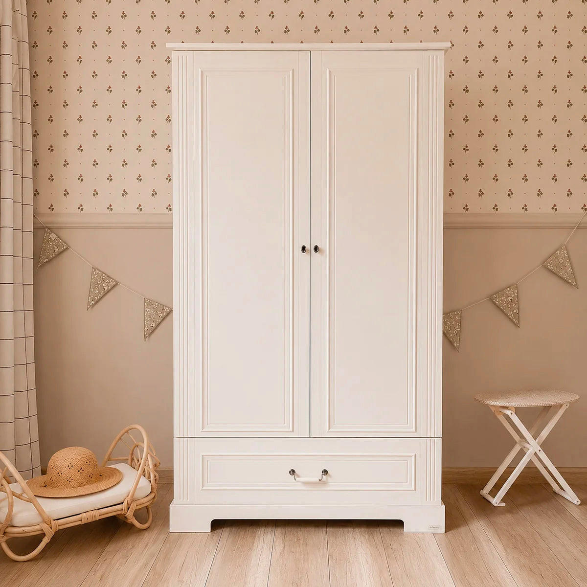 OTROŠKA OMARA Bela - bela, leseni material (102/180/51cm) - Petits-meubles