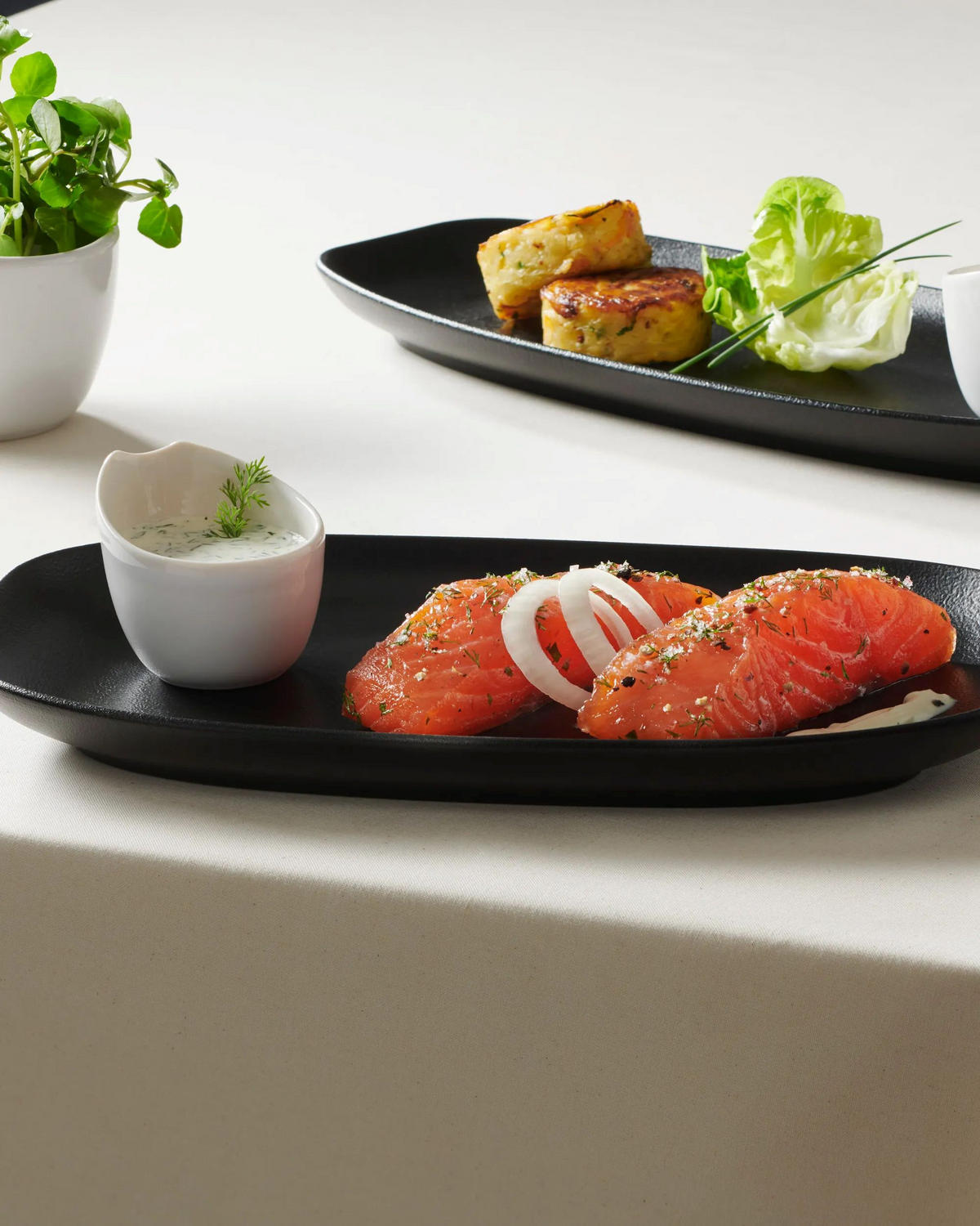 SERVIERPLATTE CLUB RECHTECKIG in gusseisener Optik - Multicolor, Keramik (21/2.9/48cm) - Revol Porcelaine France