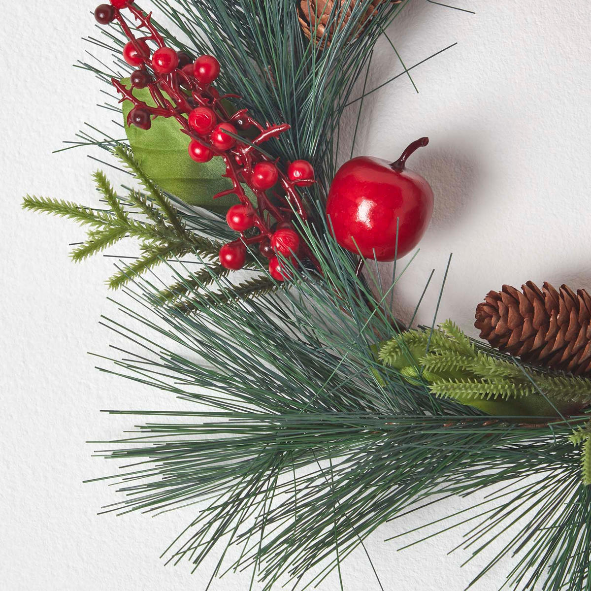 WEIHNACHTSKRANZ Äpfel & Zapfen, 50 cm - Grün, Kunststoff (15/50/50cm) - Homescapes