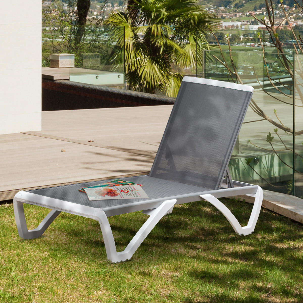 SONNENLIEGE mit verstellbarer Rückenlehne und Hinterrädern Grau und Weiß 195 x 67,5 x 33 cm - Grau, Metall (67.5/95/170cm) - Vallsero