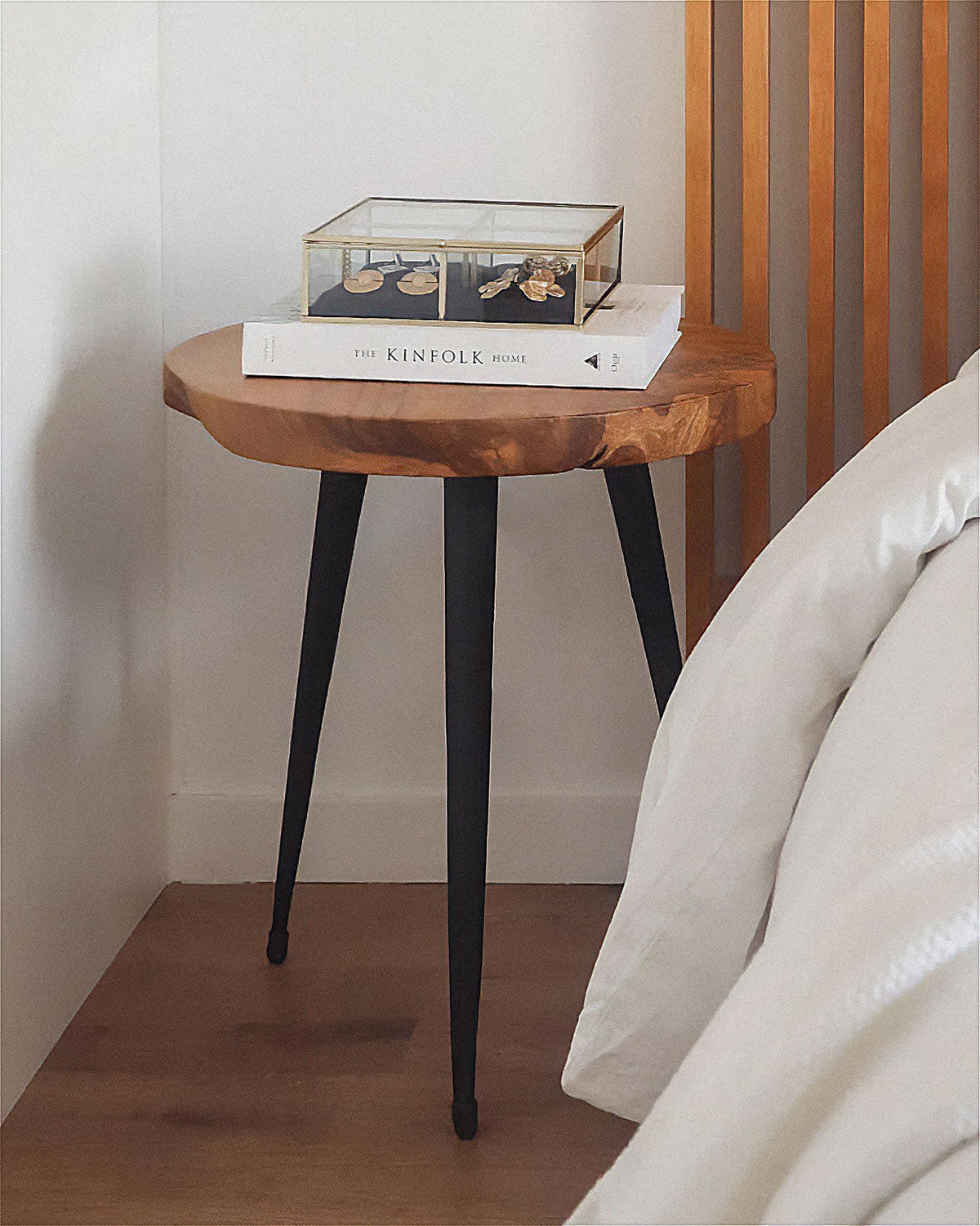 BEISTELLTISCH Teakholz dunkelbraun 45 cm Detah - Dunkelbraun/Schwarz, Holz (45/45/48cm) - Beliani