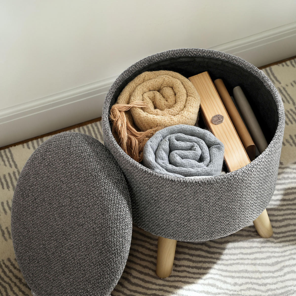 POUF DE-16378 runder Sitzhocker mit Stauraum und Holzbeinen Grau - Grau, Textil (39/40/39cm) - ComfortXL