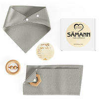 BABY Geschenkset 4-tlg. zur Geburt mit Halstuch, Rassel, Karte, Schmusetuch olivgrün - Olivgrün, Textil (10/10cm) - Sämann – make a difference.