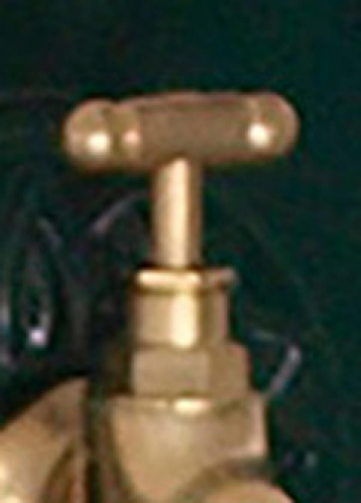 WASCHBECKEN Toro - Eleganter Wandbrunnen aus rostfreiem Aluguss - Farbe: grün - Grün, Metall (22/44/75cm) - TPFGarden
