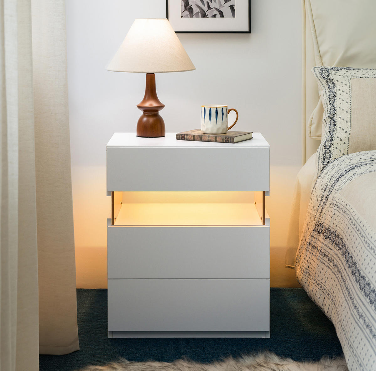 NACHTTISCH 48/38/61 cm mit LED-Beleuchtung in Weiß – 3 Schubladen & moderne Optik - Weiß, Holzwerkstoff (38/61/48cm) - BEAOK