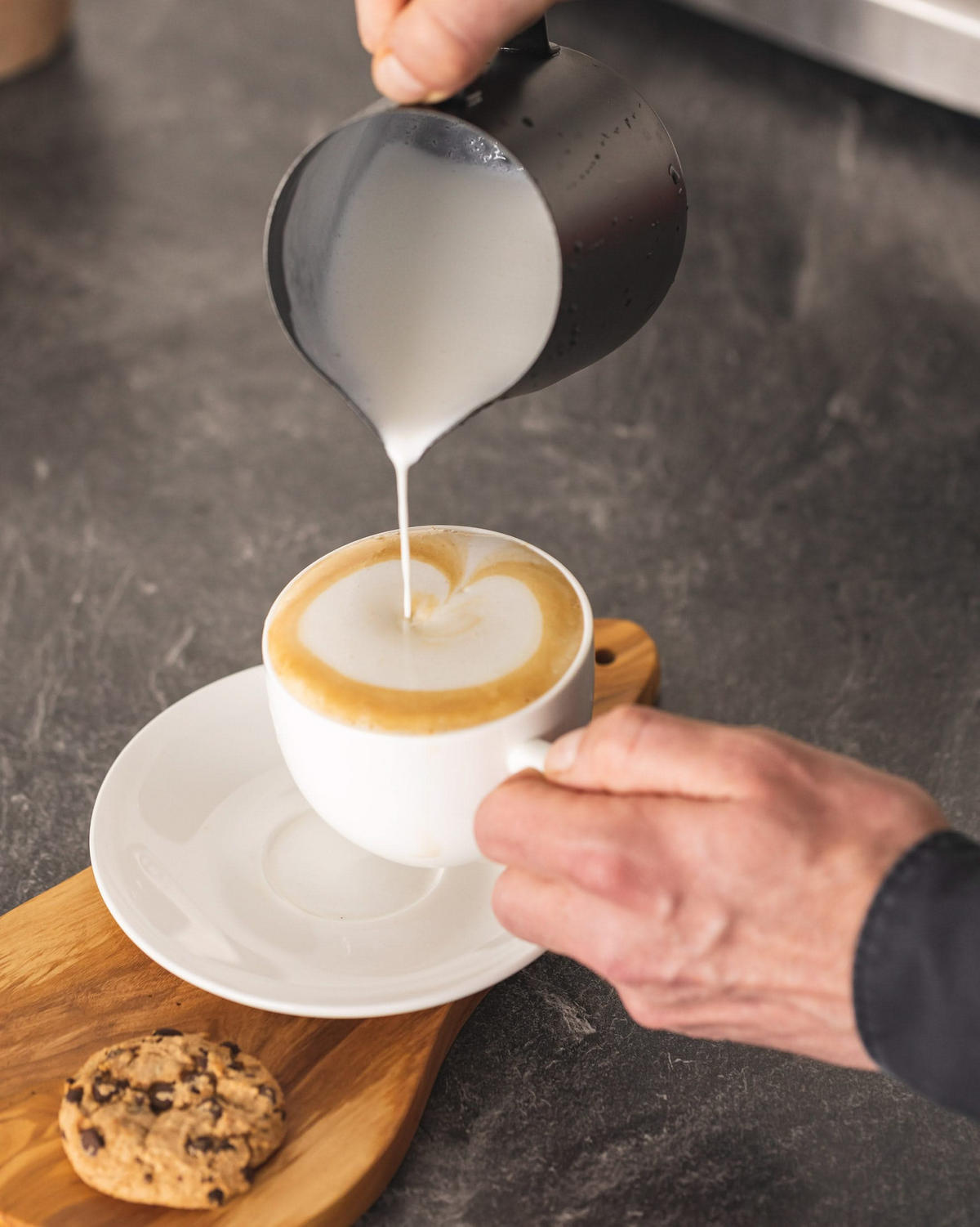 MILCHKÄNNCHEN Milchschaumkanne - Schwarz - 600 ml - Schwarz, Metall (8cm) - Jay Hill
