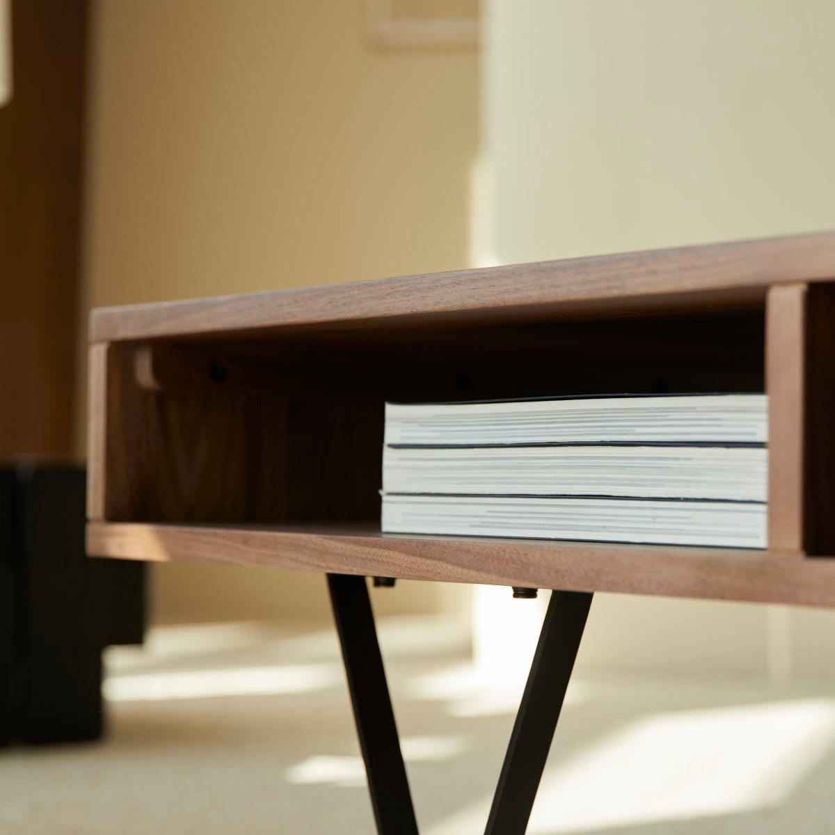 COUCHTISCH Metric Dunkelbraun aus Walnuss - Dunkelbraun, Holz (70/115/40cm) - Tikamoon