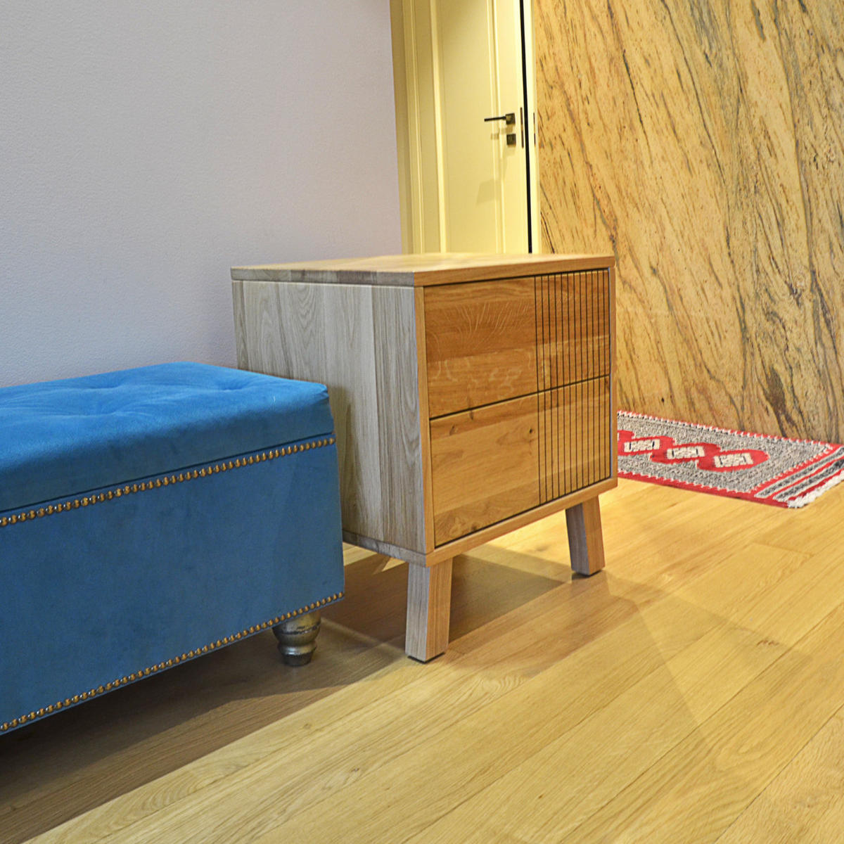 EICHEN-NACHTTISCH mit Schubladen für das Schlafzimmer NESS - Eichefarben, Holz (50/55/40cm) - Rawood Furniture