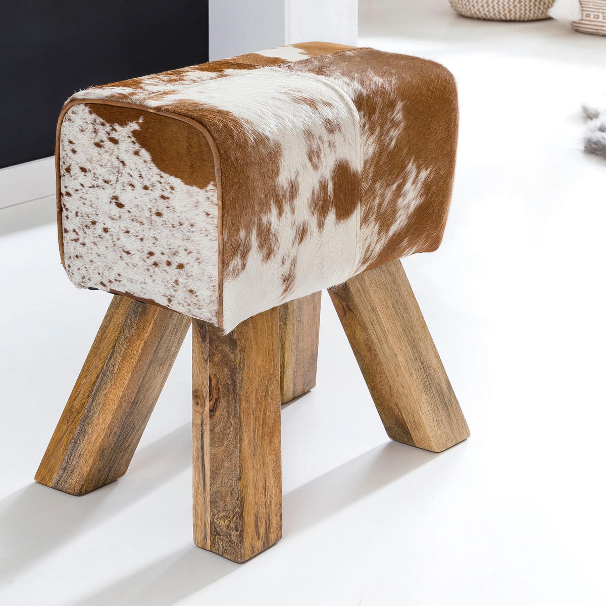SITZHOCKER Retro Landhaus Holzbeine, Beige-Braun 40x30x47 cm - Beige/Braun, Mangoholz/Leder (40/47/30cm) - KADIMA DESIGN