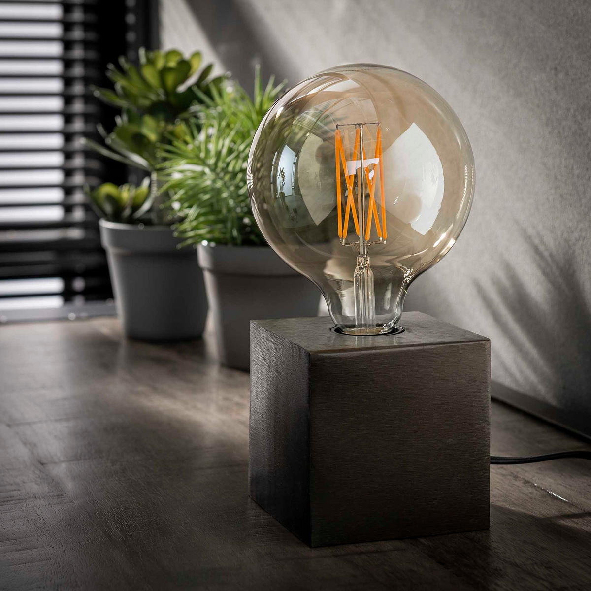 TISCHLEUCHTE Block Schwarz 10/10/ 10 cm - Schwarz, Metall (10/10/10cm) - Hoyz Collection