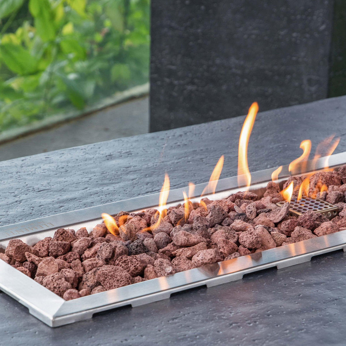 FEUERTISCH HAMPTON Gasfeuerstelle aus GF-Beton 142/35/35 cm - Dunkelgrau, Naturmaterialien (81/35/142cm) - Elementi