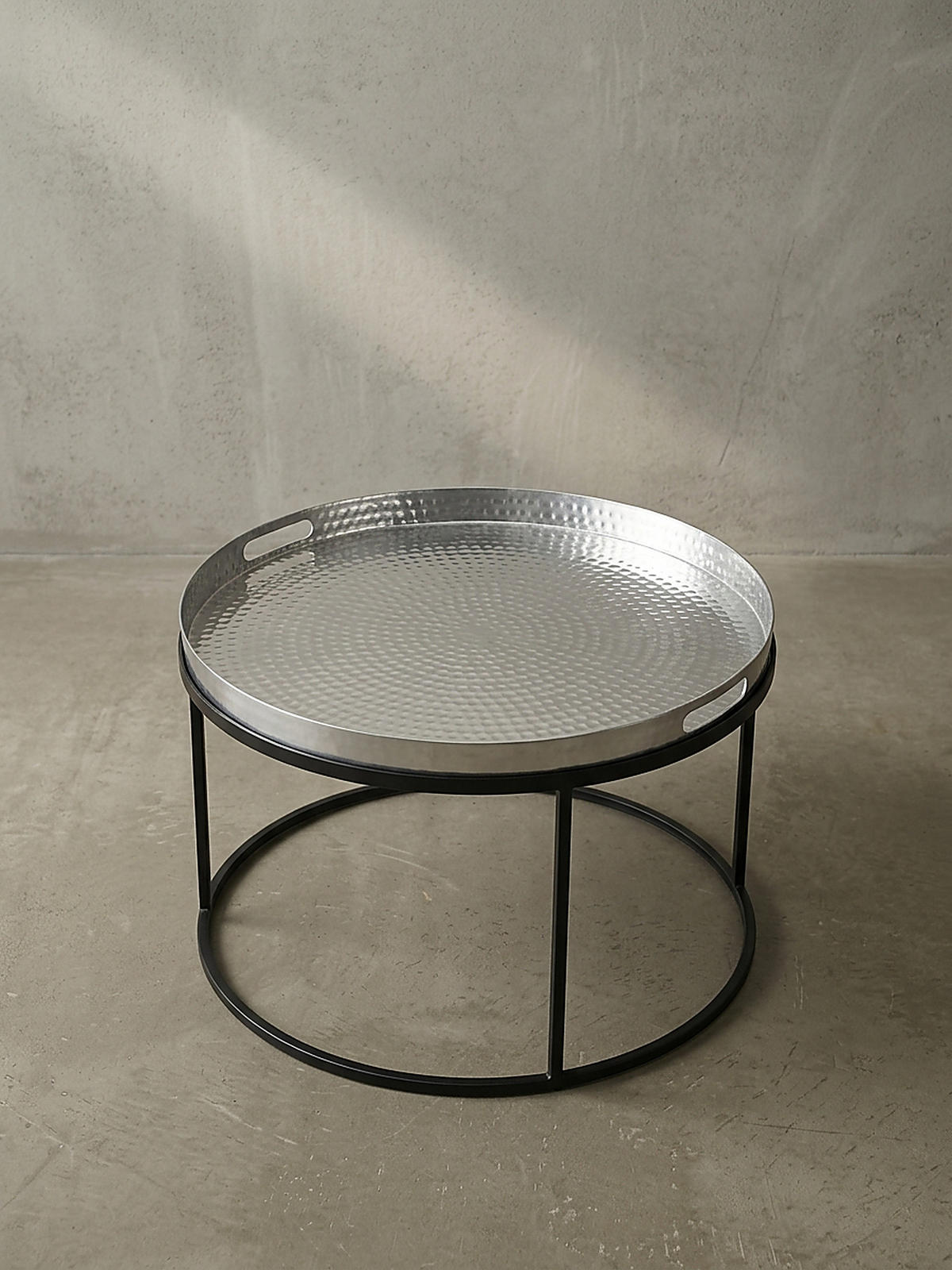 COUCHTISCH mit Hammerschlag-Struktur, abnehmbares Tablett, aus Aluminium und Eisen, Silber 62x62x36 cm - Silberfarben/Schwarz, Metall (62/62/36cm) - KADIMA DESIGN