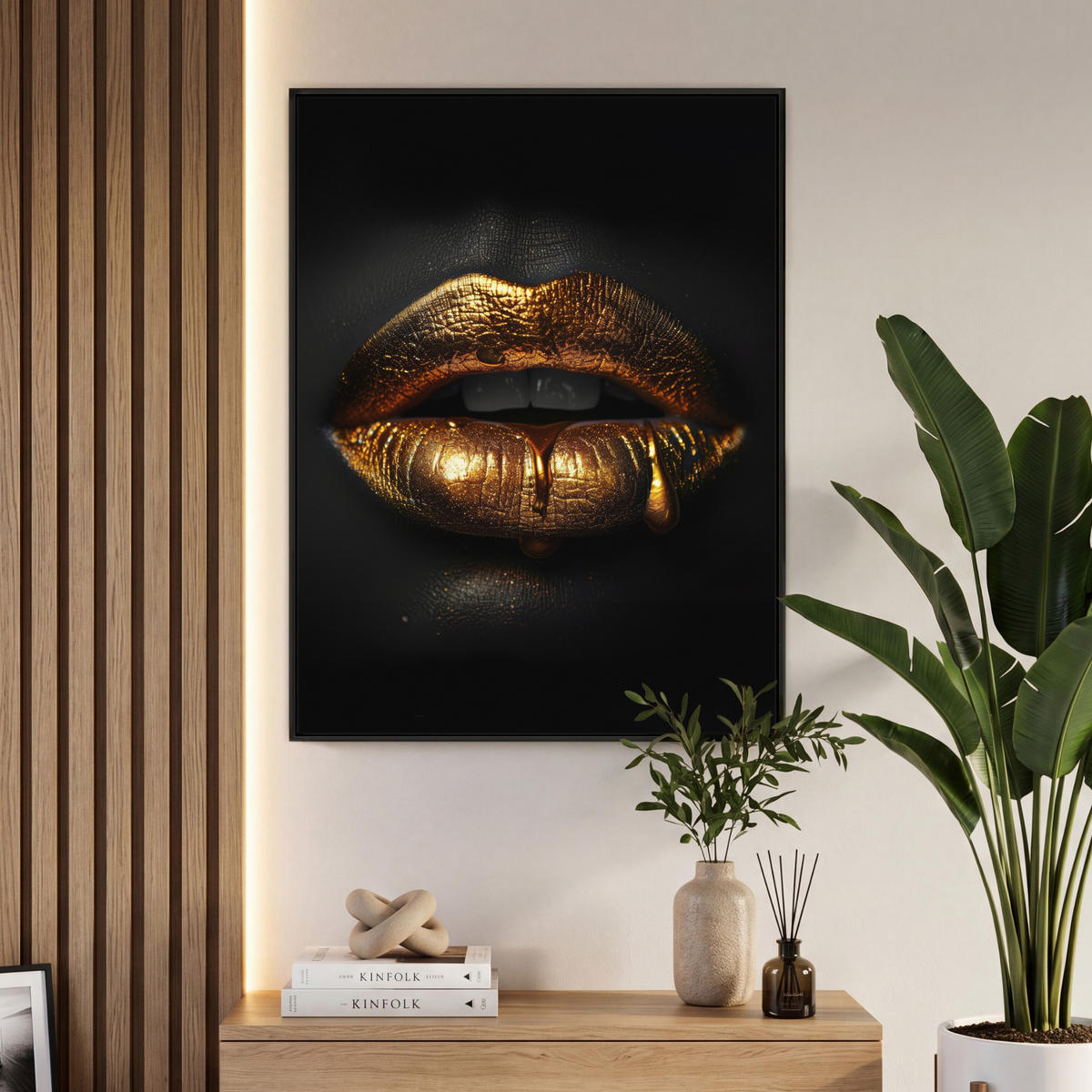 LEINWAND Bilder mit Rahmen - Frau - Porträt - Lippen - Gold - Schwarz - 70x100 - Schwarz, Textil (70/100cm) - MuchoWow