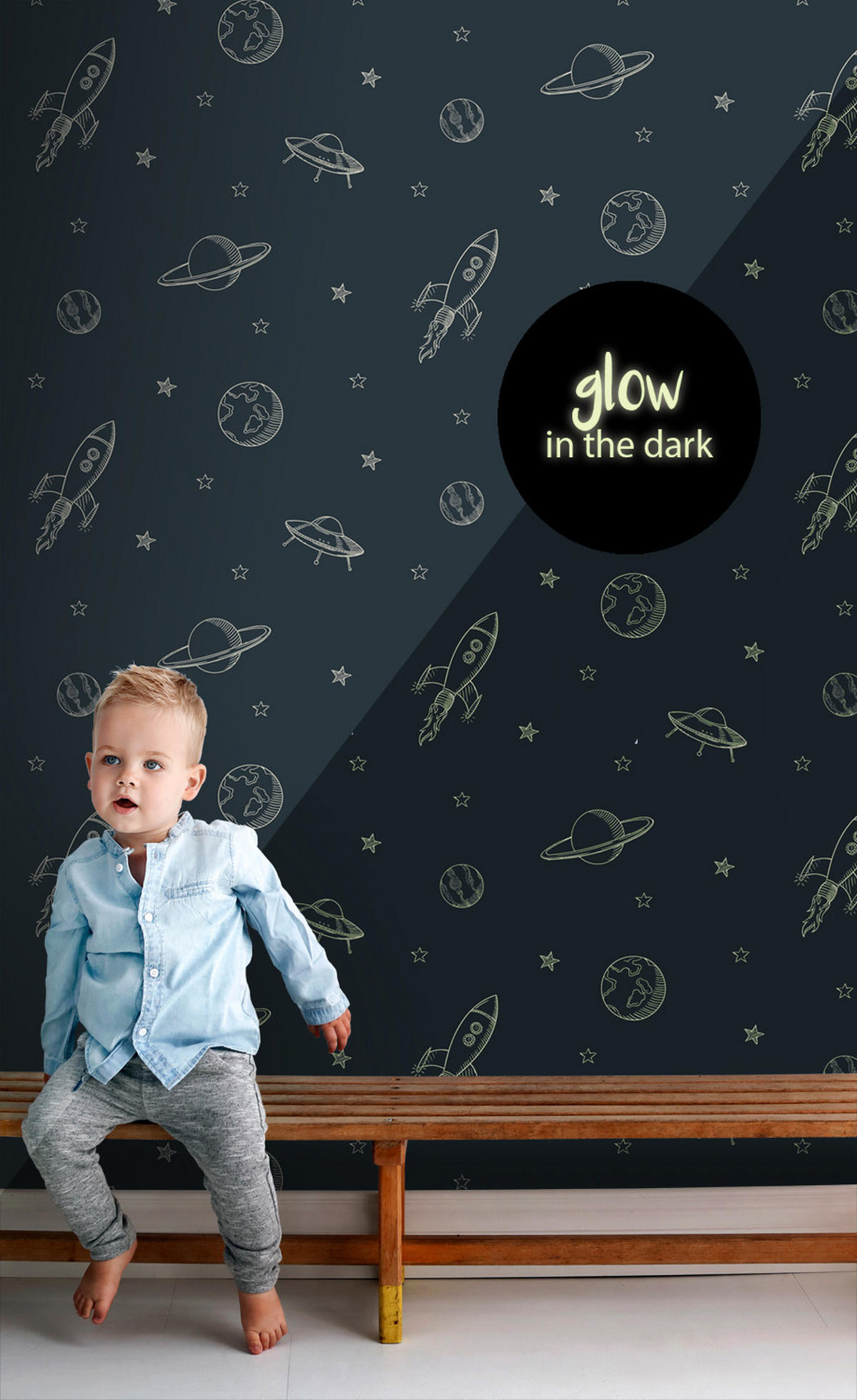 GLOW-IN-THE-DARK Tapete Weltraum 53 cm x 10.05 m - Blau, Papier (53/0.1cm) - ESTAhome