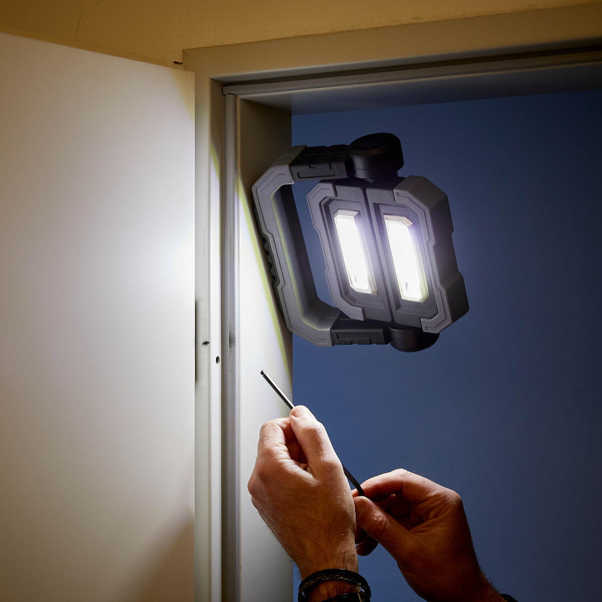 AKKU Baustrahler - flexibel einsetzbare Arbeitslampe mit USB-Powerbank und Magnet, 2er-Set - Schwarz, Kunststoff (4.8/25.4/21cm) - Northpoint